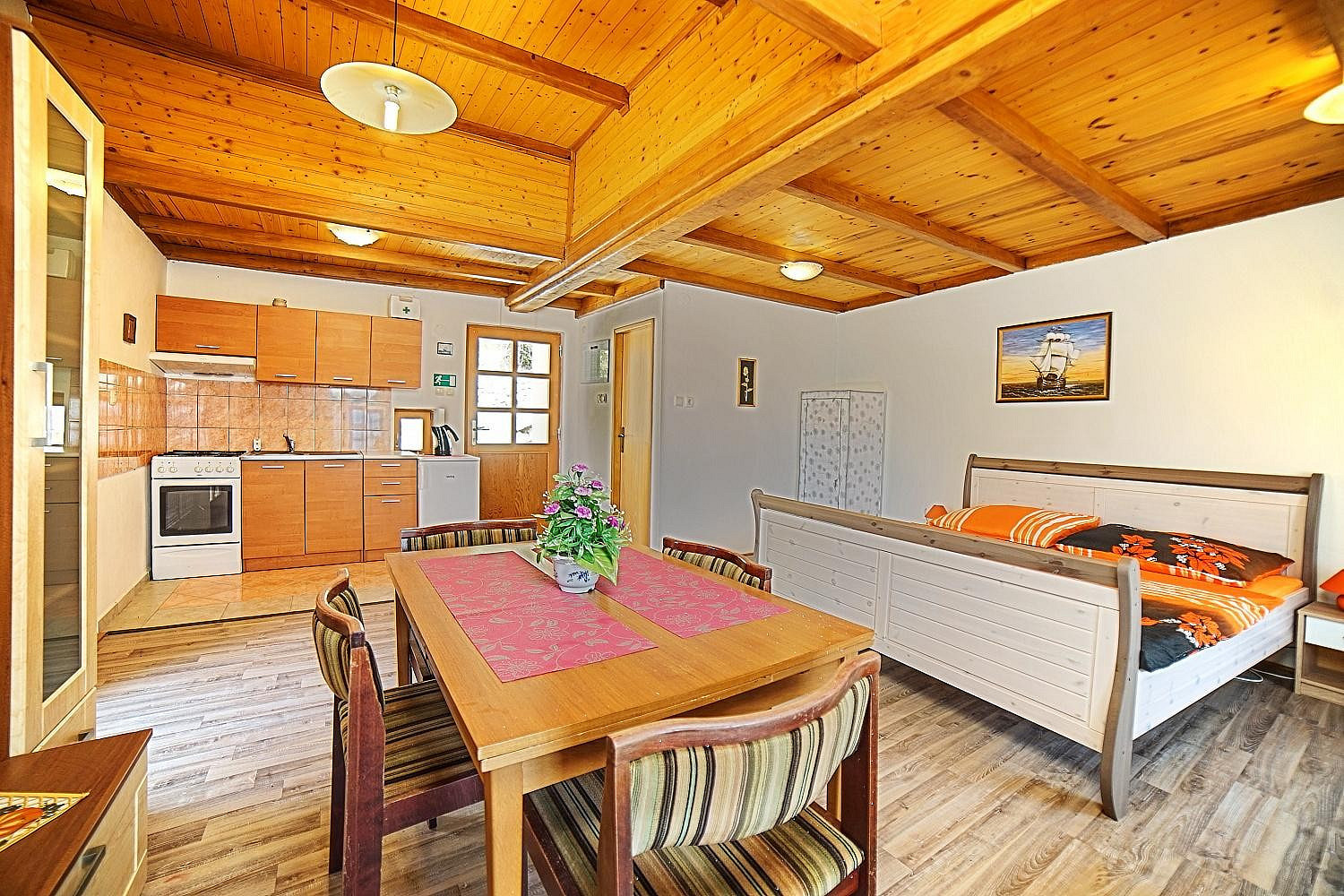 Prodej ubytovacího objektu 125 m² — photo 4