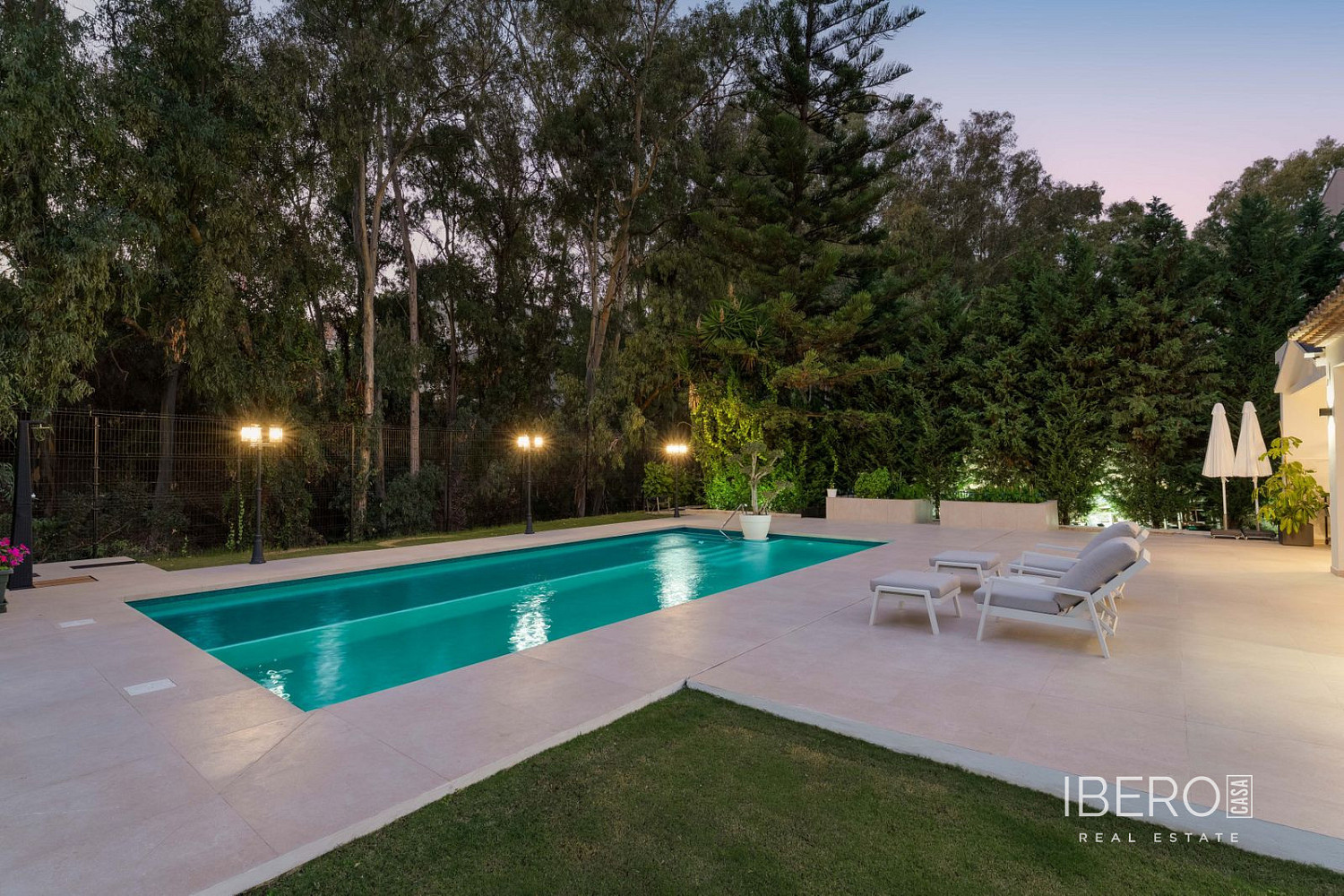 Prodej domu 453 m² s pozemkem 1 340 m² - Vista 2