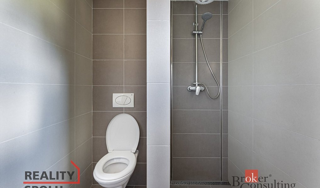 Prodej domu 298 m² s pozemkem 900 m², Kamenice – náhled fotky 17