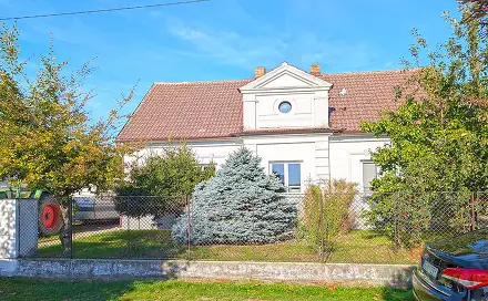 Prodej domu 216 m² s pozemkem 2 040 m², Dobřenice, okres Hradec Králové
