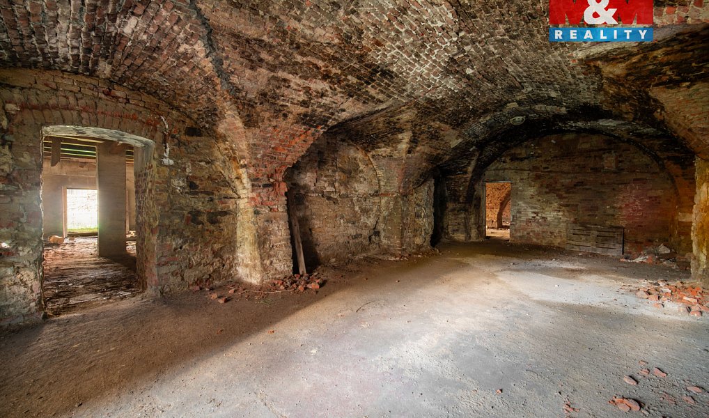 Prodej obchodních prostor 476 m², Polička – náhled fotky 25