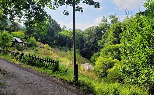 Prodej stavebního pozemku 3 175 m², Malečov - Horní Zálezly, okres Ústí nad Labem