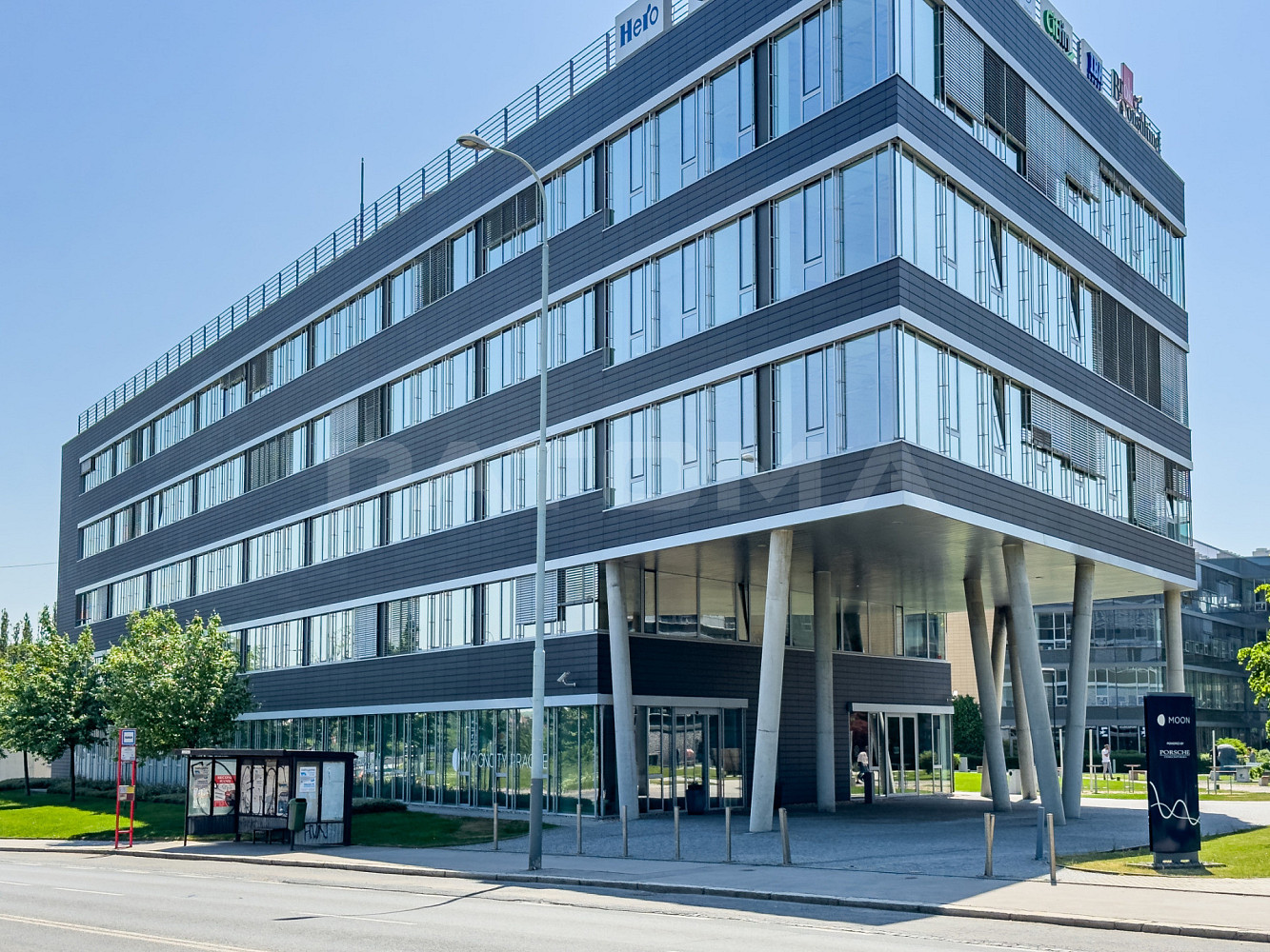 Pronájem kanceláře 1 107 m²