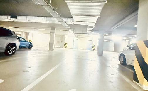 Prodej garážového stání Korunní Dvůr, Praha, Korunní, Praha 2 - Vinohrady