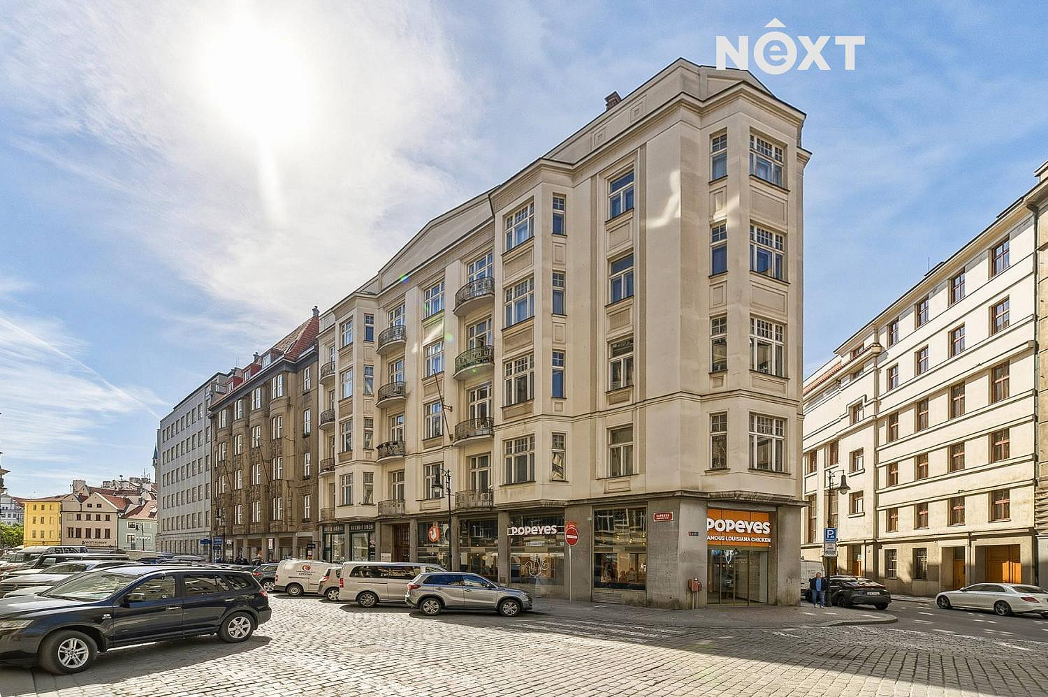 Pronájem kanceláře 304 m²