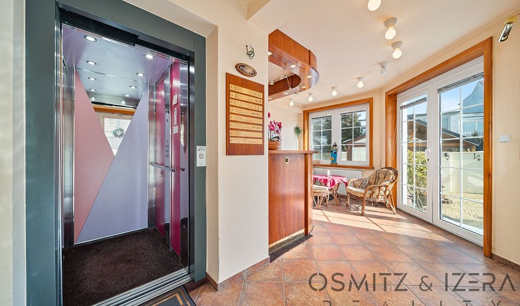 Prodej ubytovacího objektu 890 m², Praha – náhled fotky 11