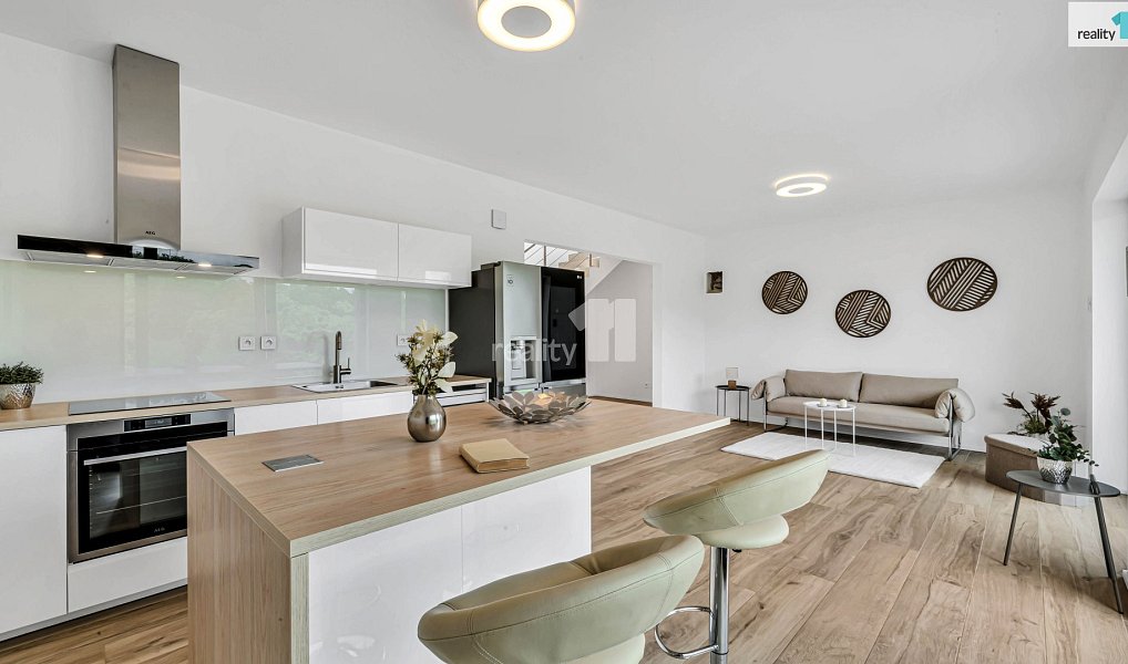 Prodej domu 200 m² s pozemkem 919 m², Vysoký Újezd – náhled fotky 3