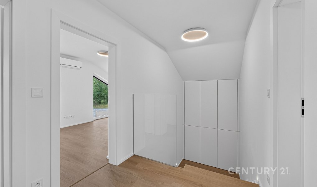 Prodej domu 150 m² s pozemkem 614 m², Kamenice – náhled fotky 18