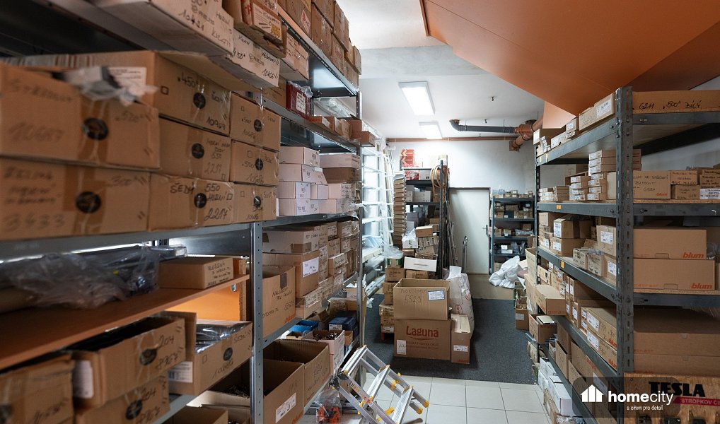 Prodej ubytovacího objektu 1 660 m², Hradec Králové – náhled fotky 35