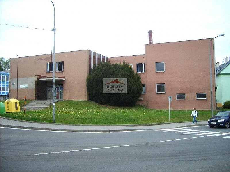 Pronájem kanceláře 1 300 m²