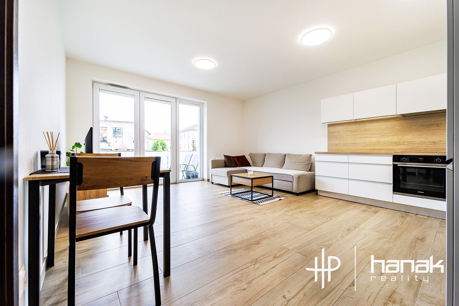 Pronájem bytu 2+kk 53 m² – fotografie 4