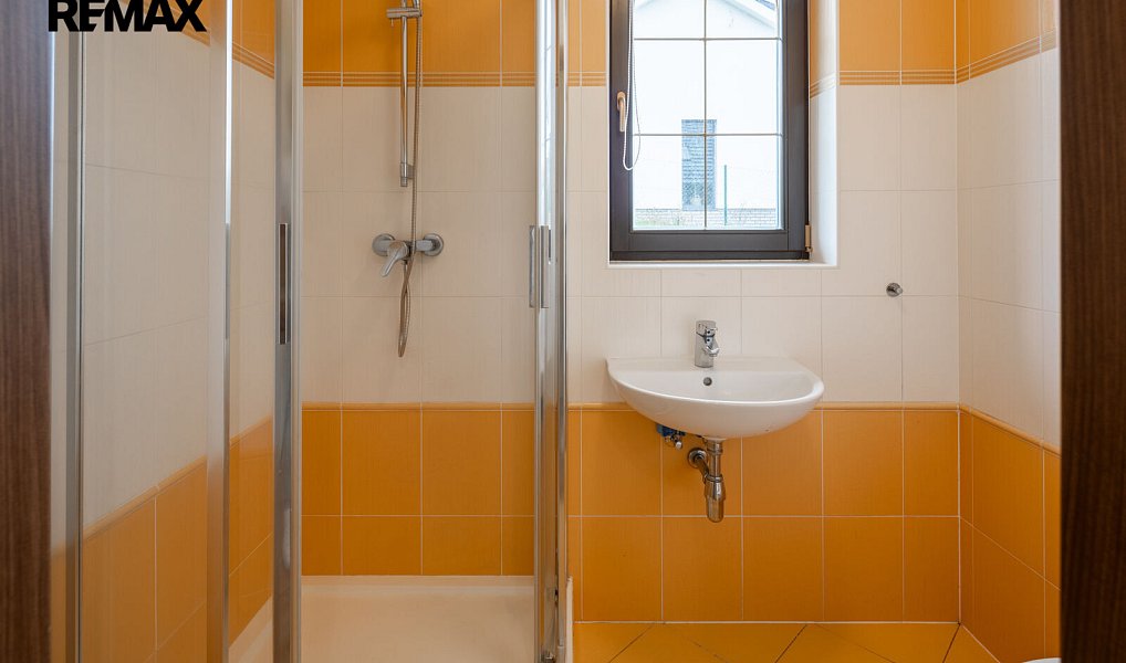 Prodej domu 205 m² s pozemkem 946 m², Jenišov – náhled fotky 10