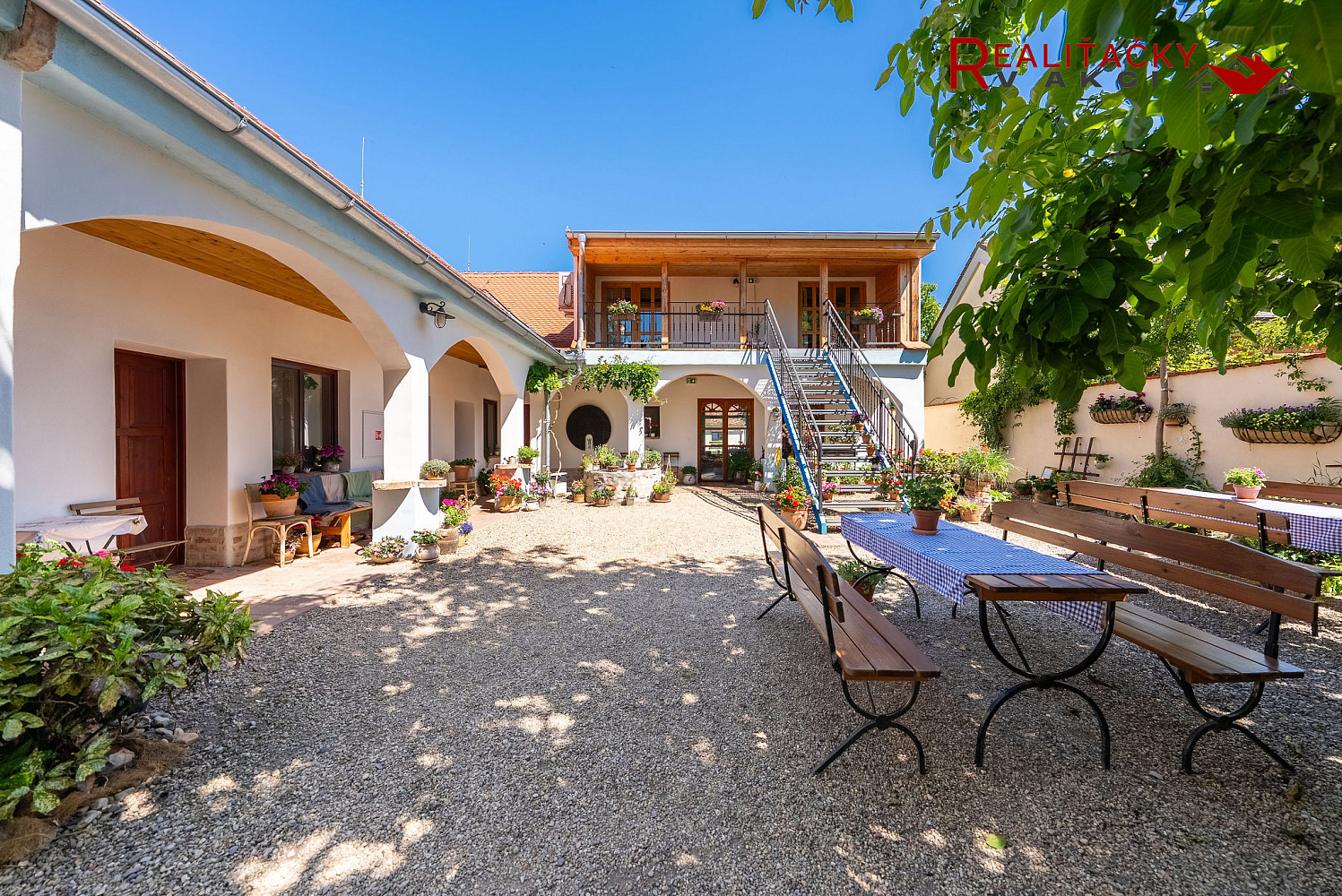 Prodej ubytovacího objektu 291 m²