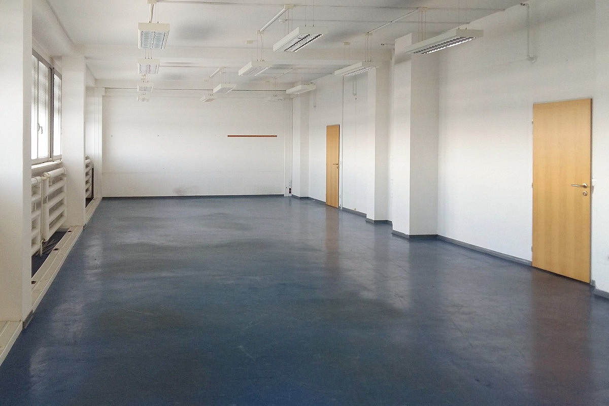 Pronájem kanceláře 384 m²