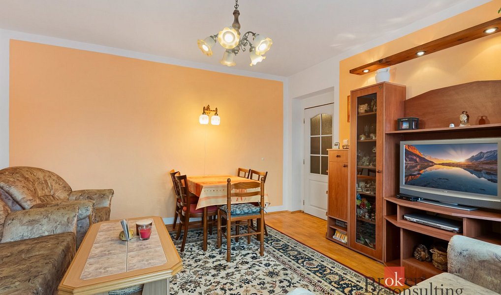 Prodej bytu 3+1 77 m², Dobrovice – náhled fotky 8