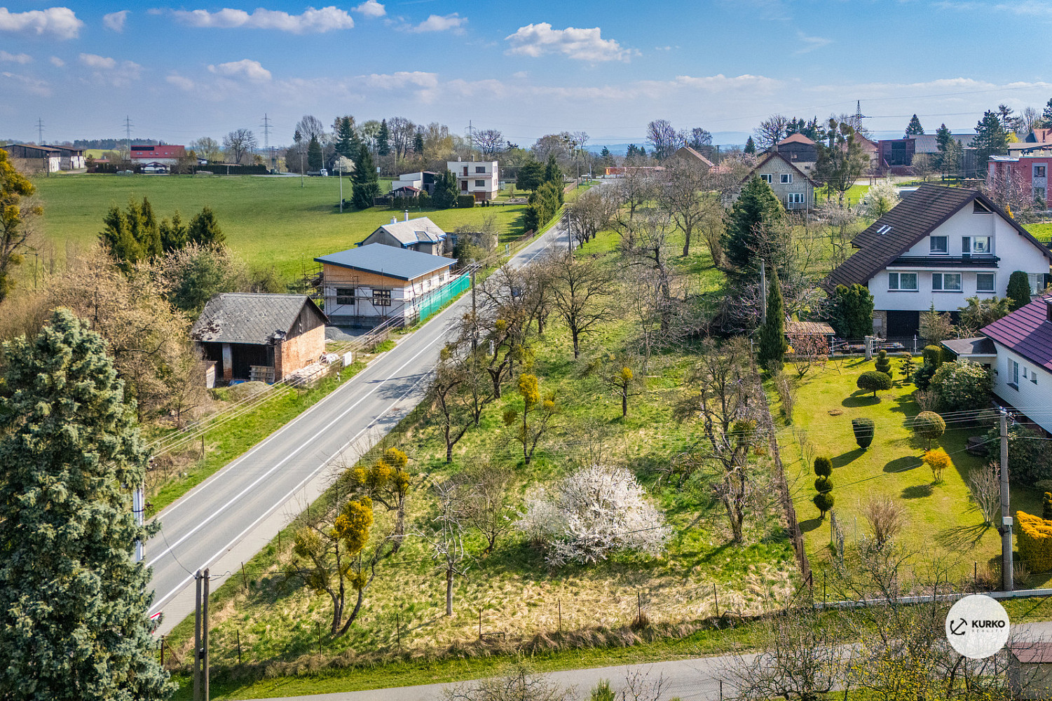 Prodej stavebního pozemku 1 930 m² – fotografie 2