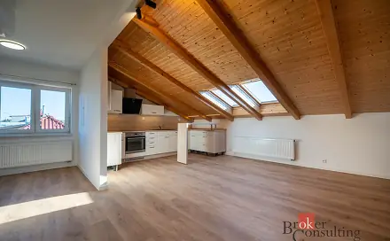 Pronájem bytu 3+kk 105 m², 9. května, Újezd u Brna, okres Brno-venkov