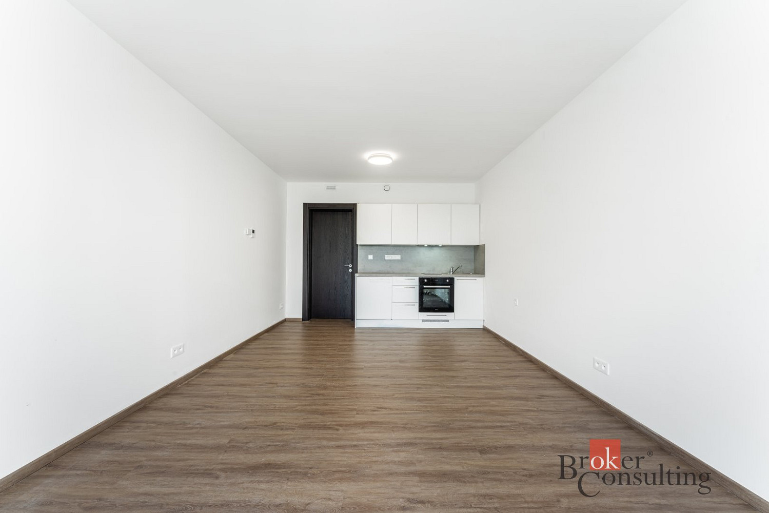 Pronájem bytu 1+kk 33 m² — photo 2