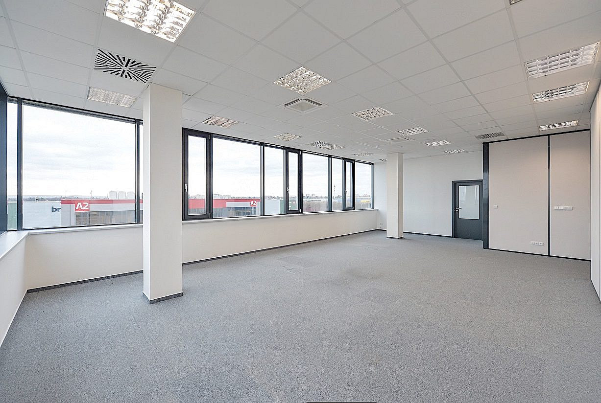 Pronájem kanceláře 132 m² – fotografie 3