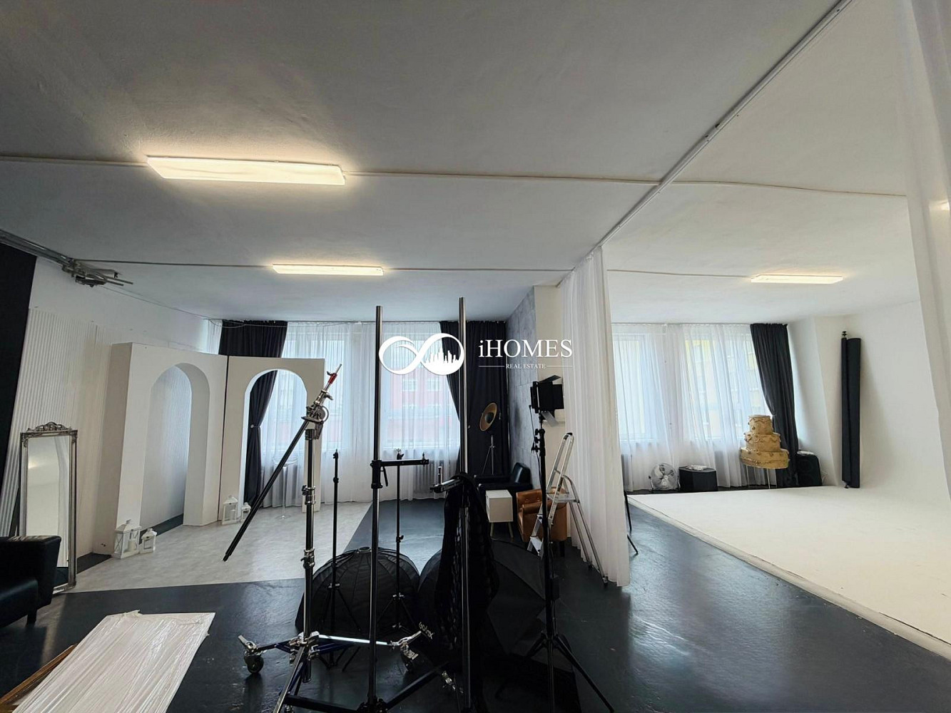 Pronájem obchodních prostor 99 m² — photo 2