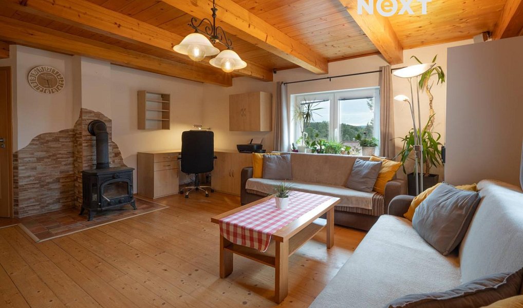 Prodej domu 258 m² s pozemkem 1 924 m², Holedeč – náhled fotky 3