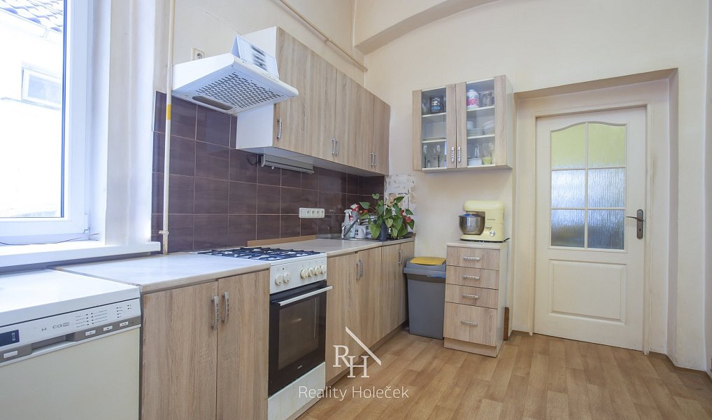 Prodej nájemního domu, činžáku 935 m², Kladno – náhled fotky 27