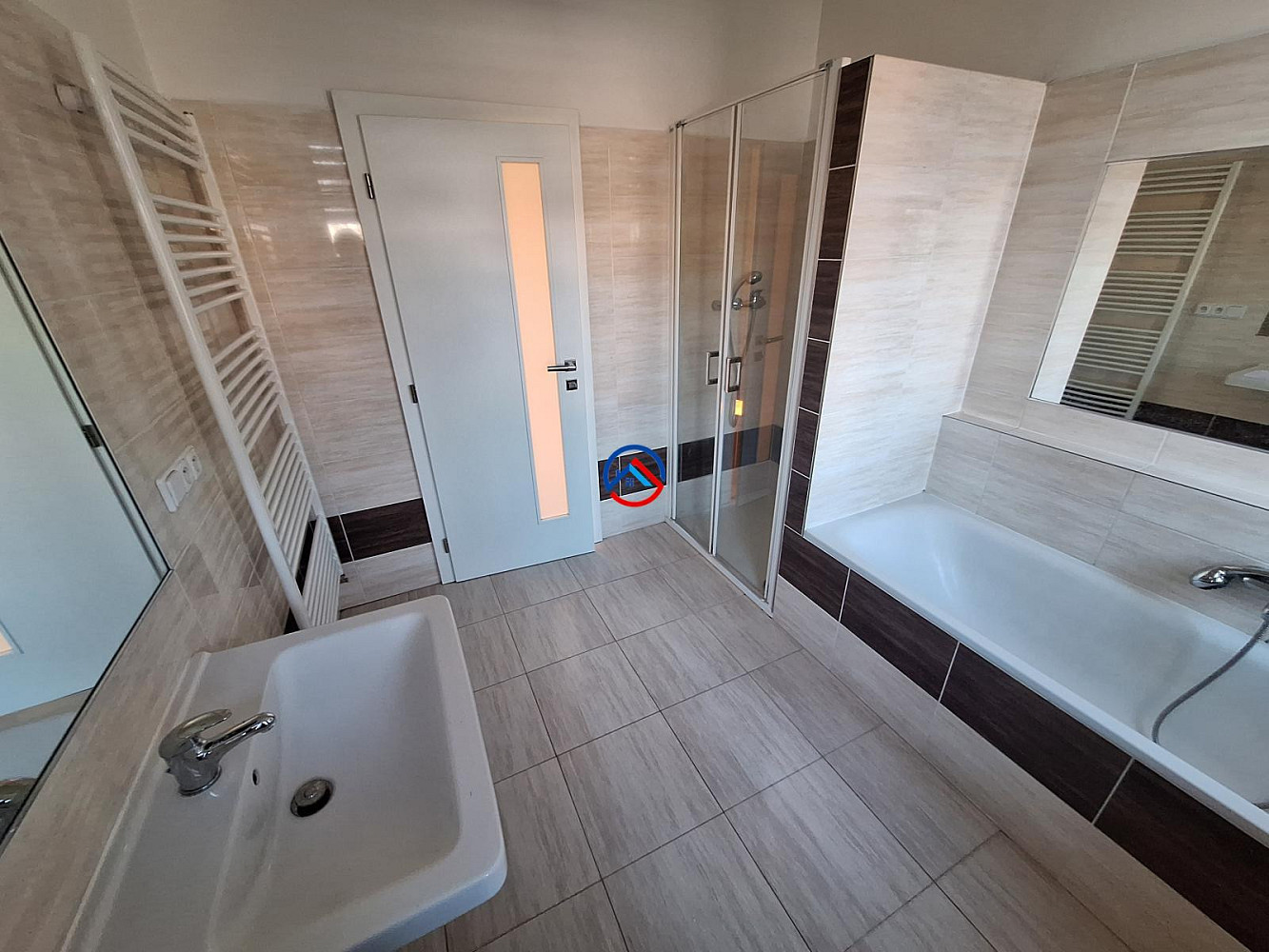 Pronájem bytu 3+kk 100 m² – další