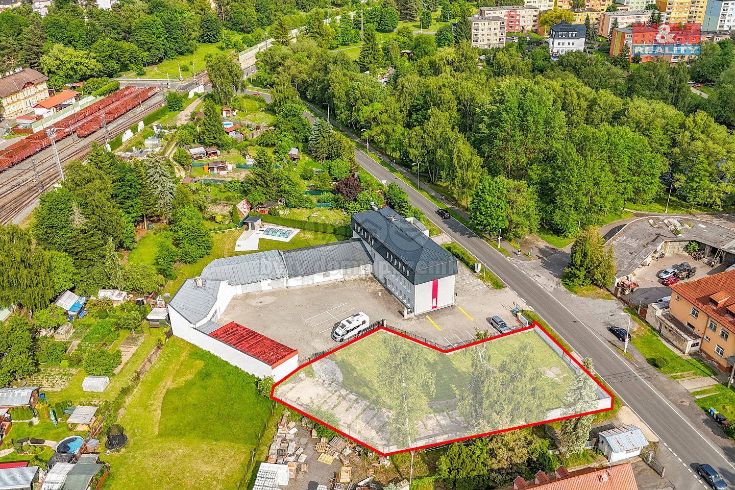 Pronájem pozemku 1 100 m² – fotografie 2