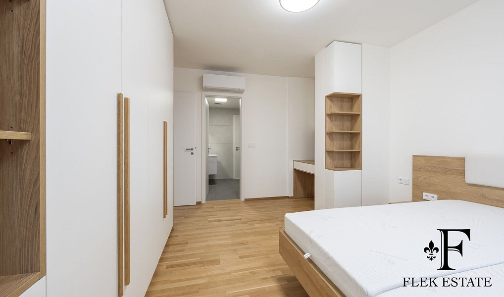 Pronájem bytu 3+kk 225 m², Praha – náhled fotky 19