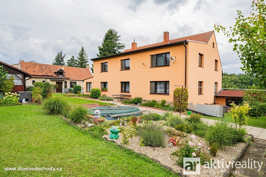 Prodej domu 225 m² s pozemkem 904 m²