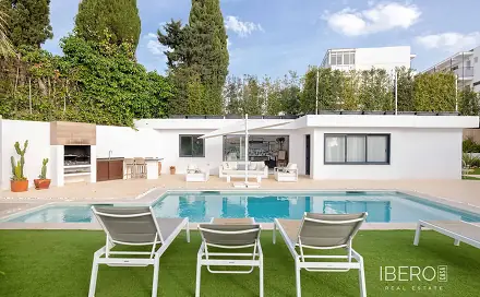 Prodej domu 360 m² s pozemkem 360 m², Málaga, Španělsko