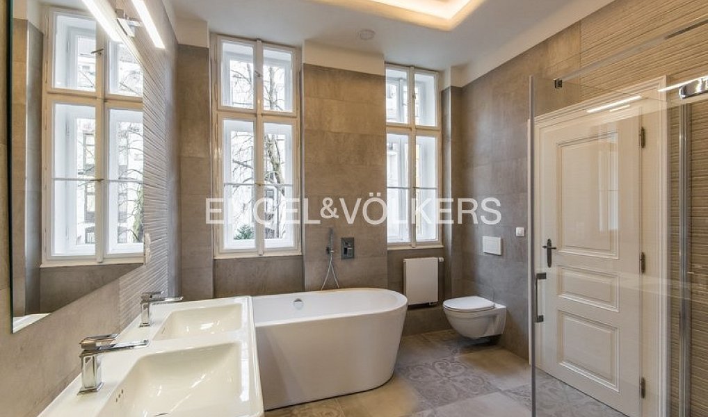 Pronájem bytu 5+1 193 m², Praha – náhled fotky 9