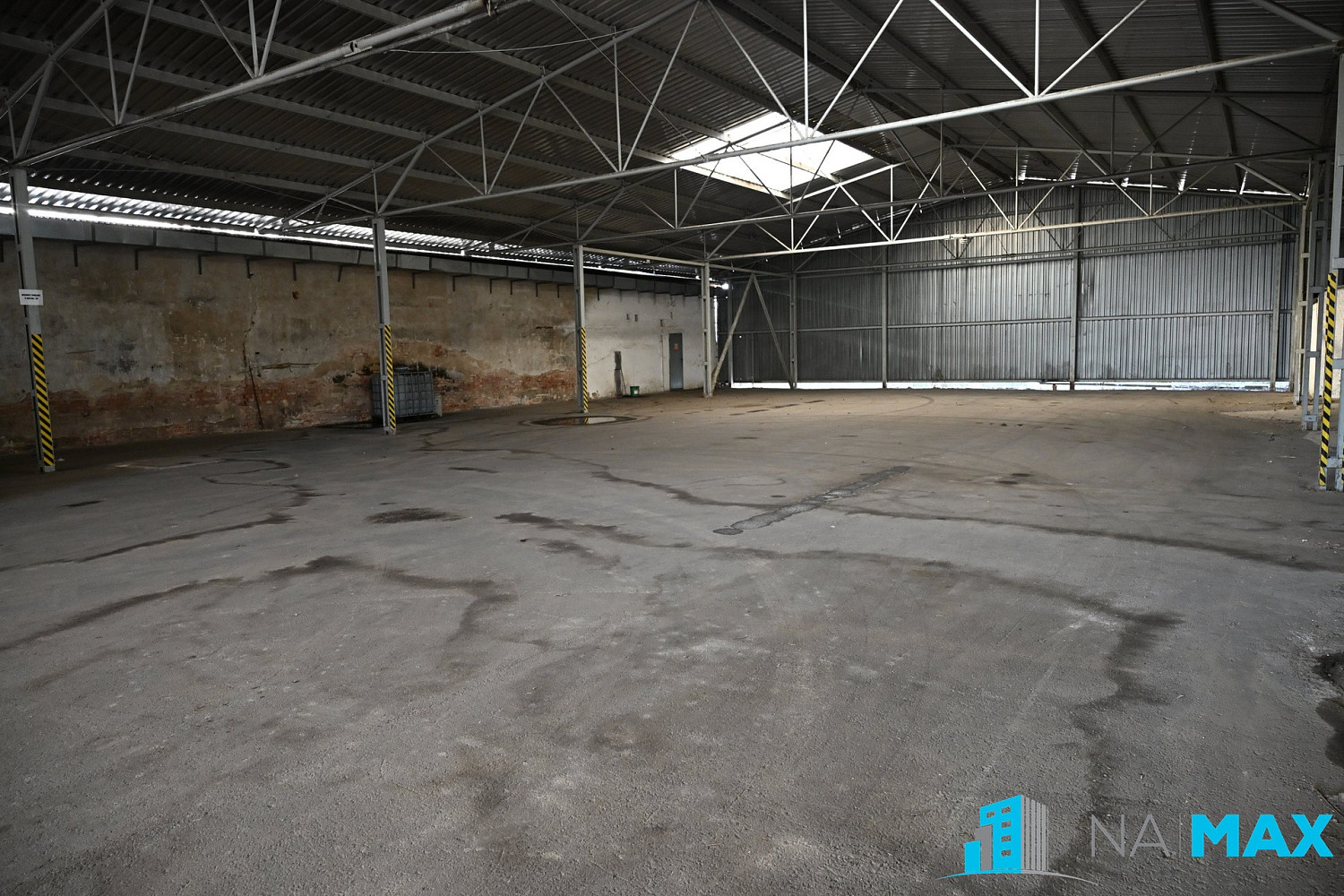 Pronájem skladovacích prostor 970 m² – fotografie 2