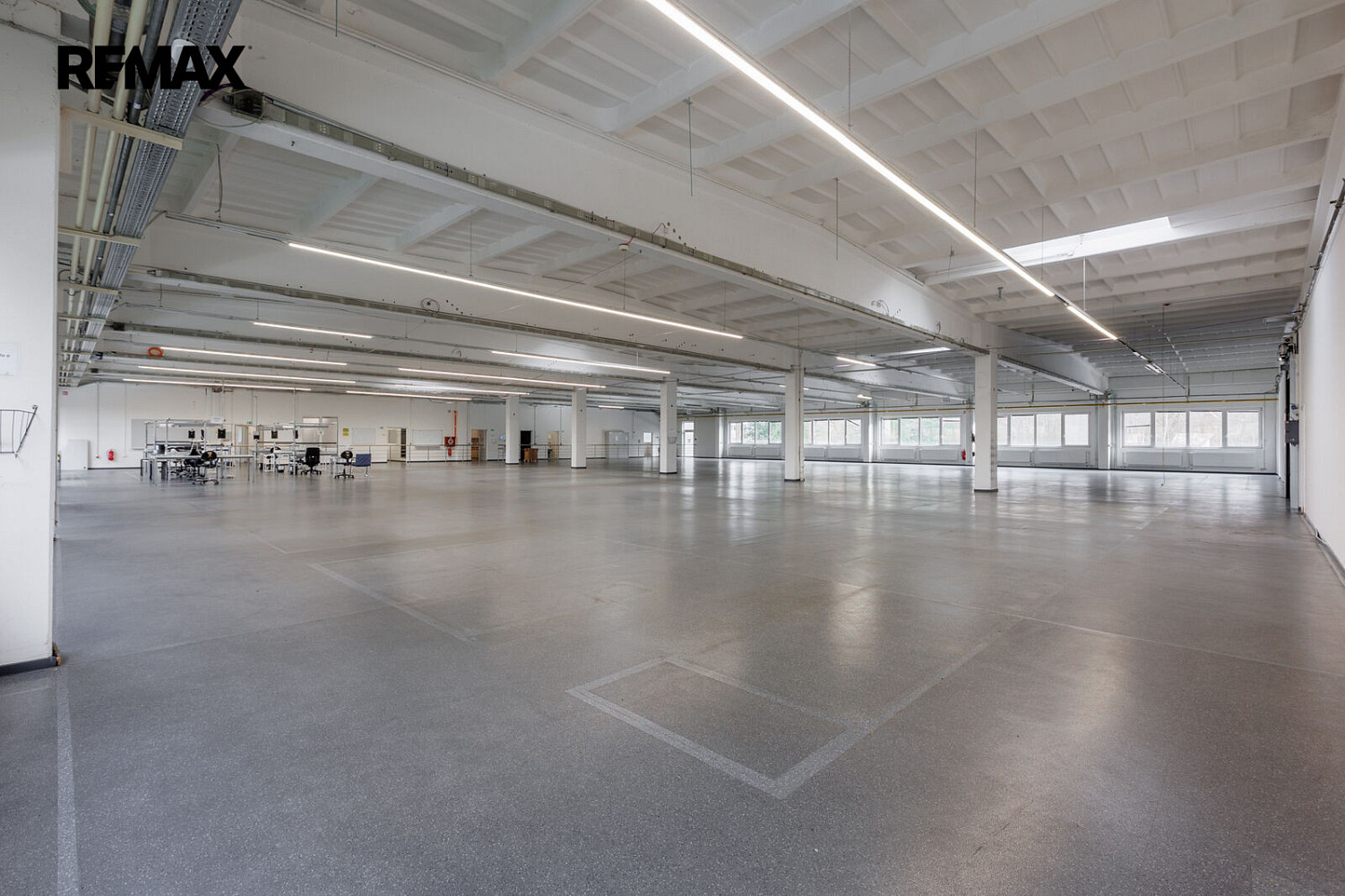 Pronájem výrobních prostor 2 489 m² – fotografie 2
