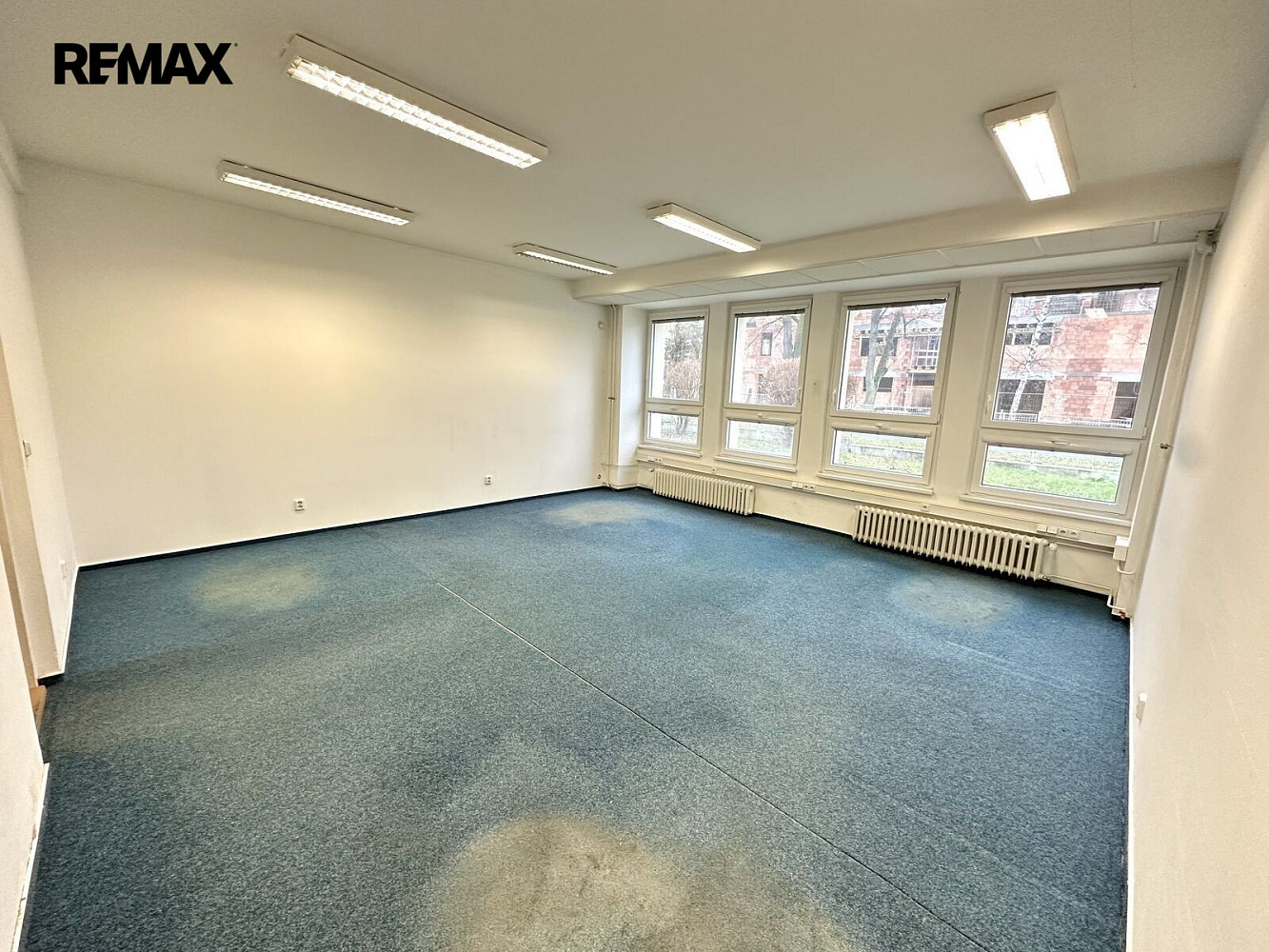 Pronájem kanceláře 43 m² – fotografie 2