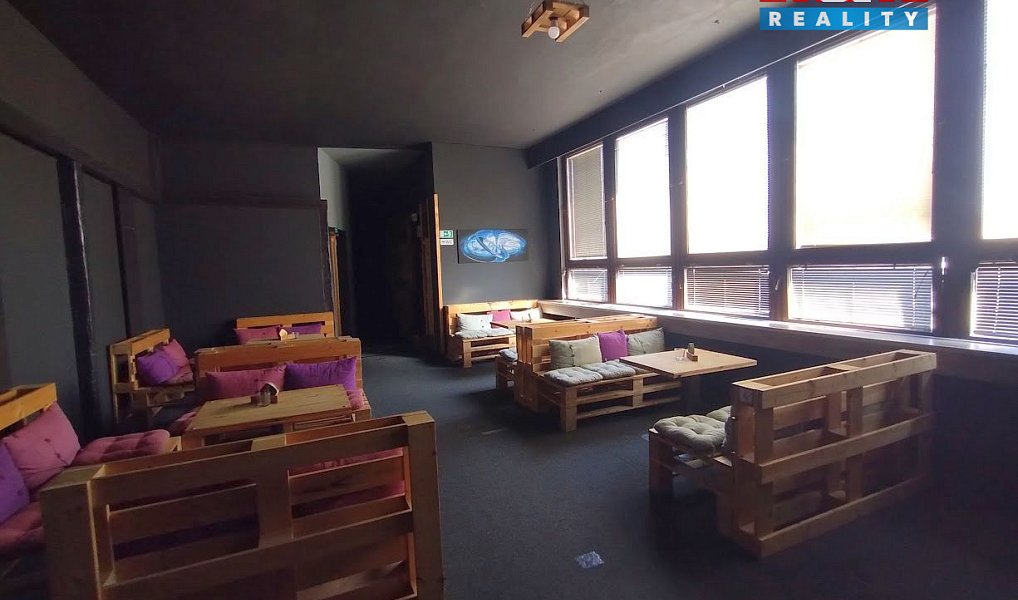 Pronájem obchodních prostor 582 m², Kopřivnice – náhled fotky 3