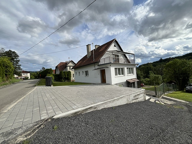 Pronájem domu 170 m² s pozemkem 832 m² — photo 2
