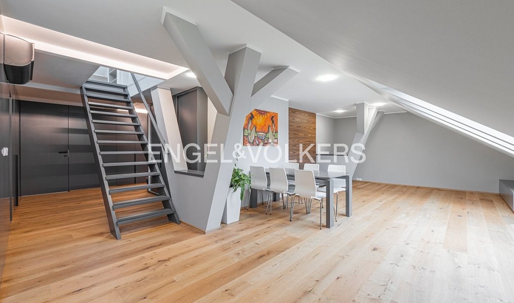 Pronájem bytu 4+kk 135 m², Praha – náhled fotky 4