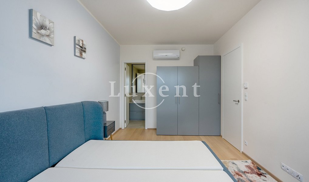 Pronájem bytu 2+kk 60 m², Praha – náhled fotky 12