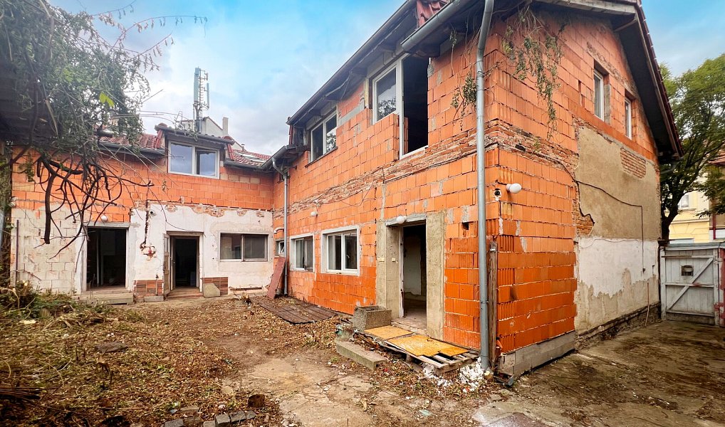 Prodej domu 244 m² s pozemkem 849 m², Praha – náhled fotky 2
