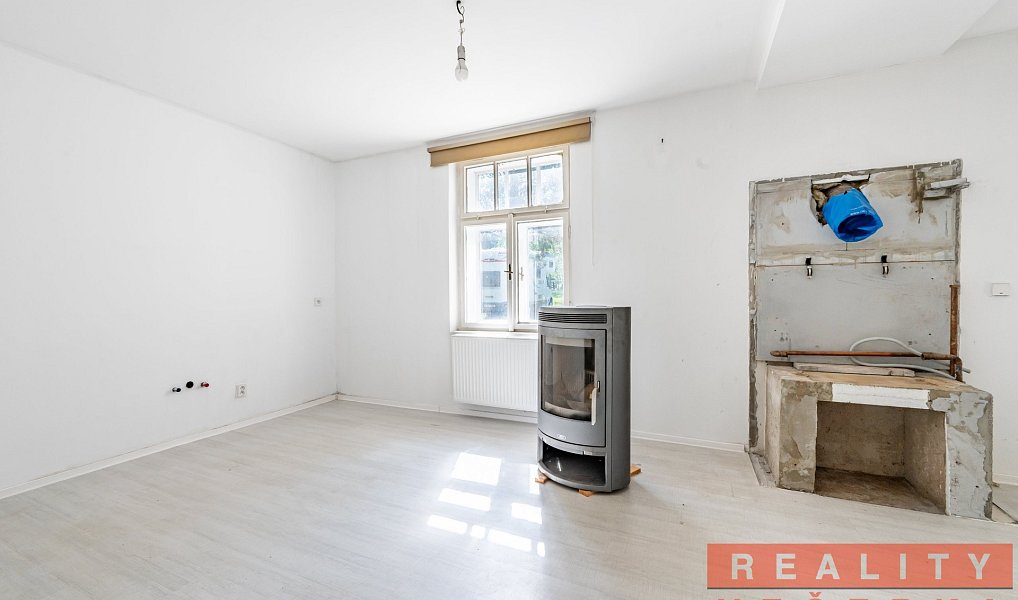 Prodej domu 80 m² s pozemkem 1 042 m², Osek – náhled fotky 8