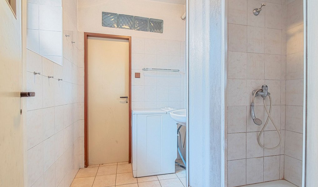 Prodej domu 255 m² s pozemkem 3 056 m², Šternberk – náhled fotky 35