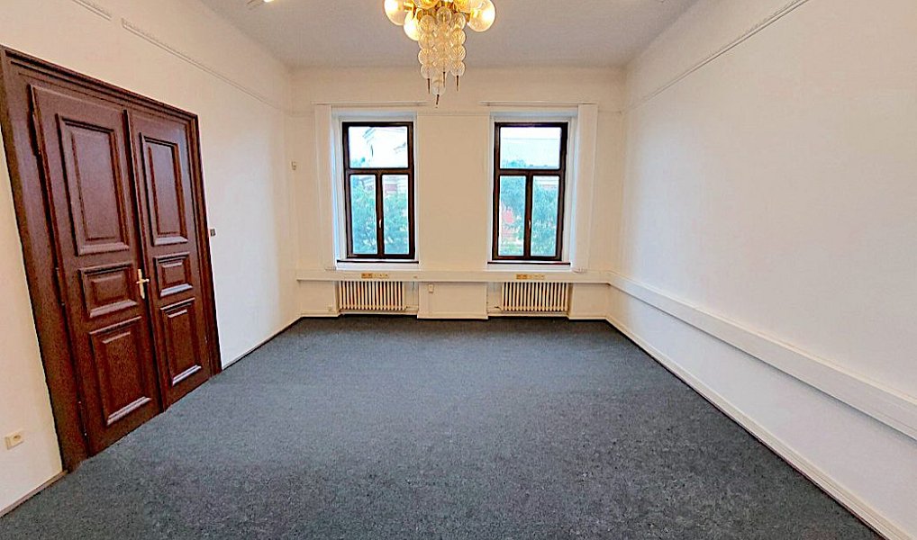 Pronájem kanceláře 223 m², Chrudim – náhled fotky 2