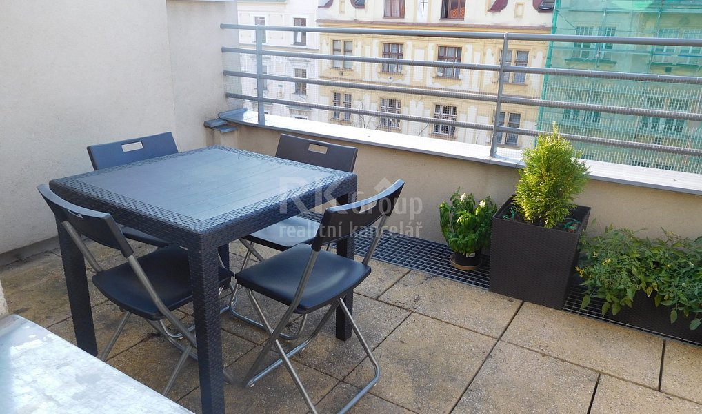 Pronájem bytu 1+kk 43 m², Praha – náhled fotky 11