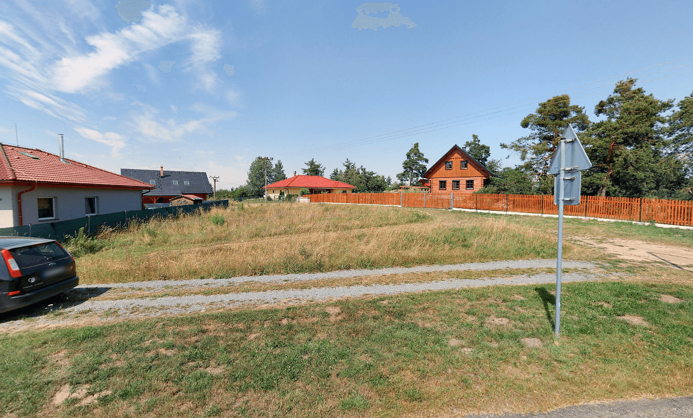 Prodej stavebního pozemku 647 m² – fotografie 3