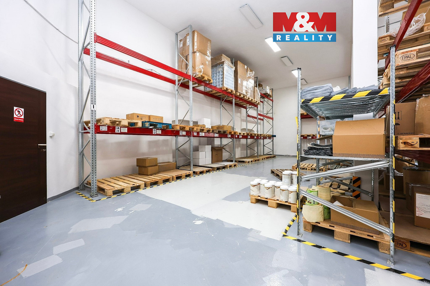 Pronájem skladovacích prostor 900 m²