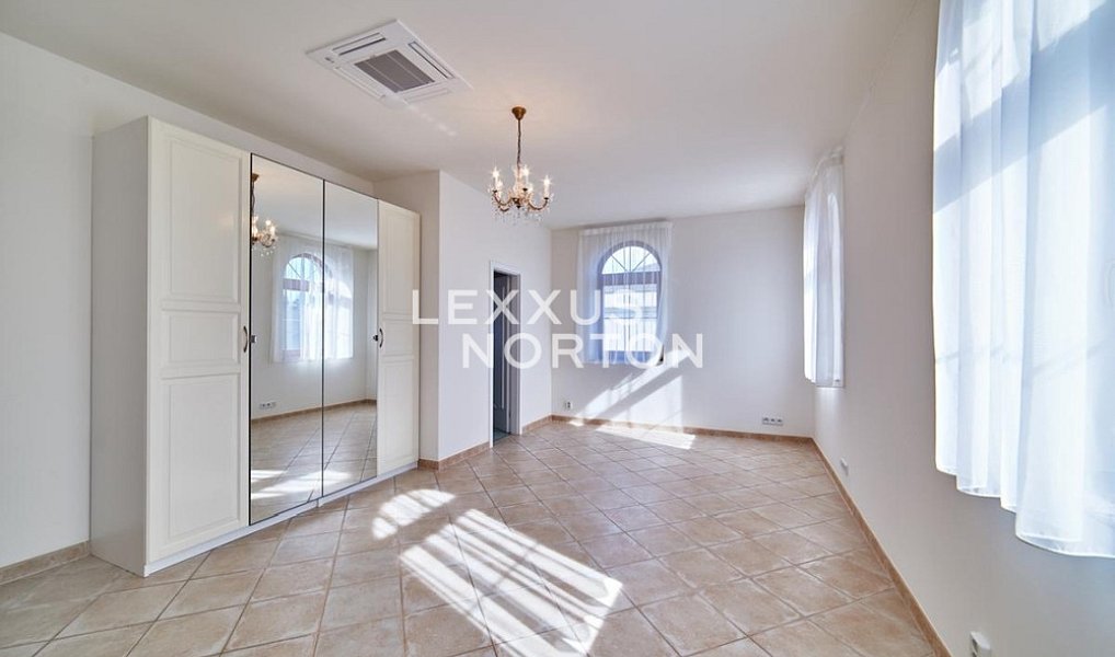 Pronájem domu 270 m² s pozemkem 429 m², Praha – náhled fotky 3