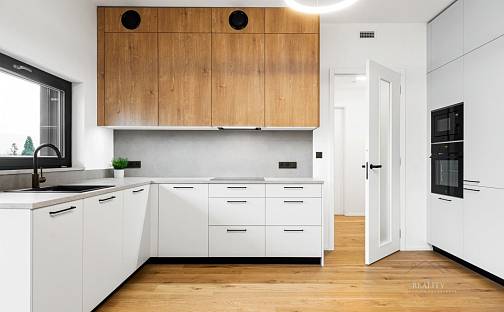 Pronájem bytu 2+kk 49 m², Pod Hrachovkou, Praha 7 - Troja