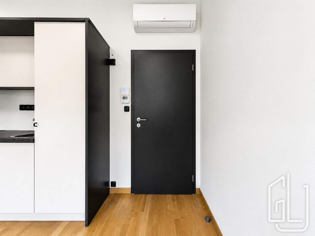 Pronájem bytu 1+kk 28 m² – pohled 6