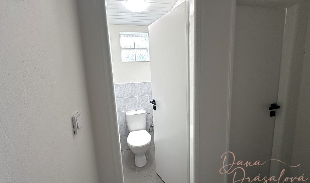 Prodej domu 190 m² s pozemkem 236 m², Strachotín – náhled fotky 38